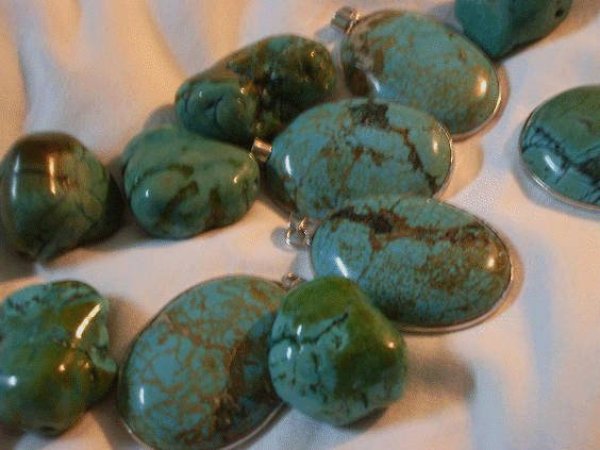 画像1: ターコイズチベット産・緑松石 (1)
