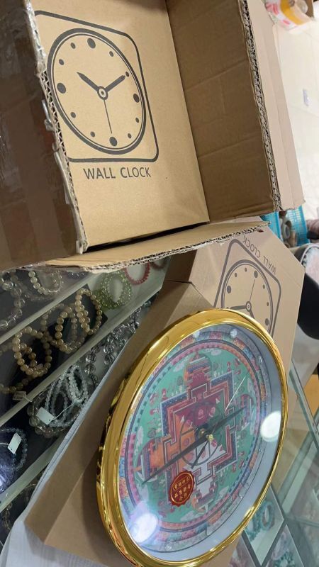 人気の　カーラチャクラ　掛け時計が　再入荷