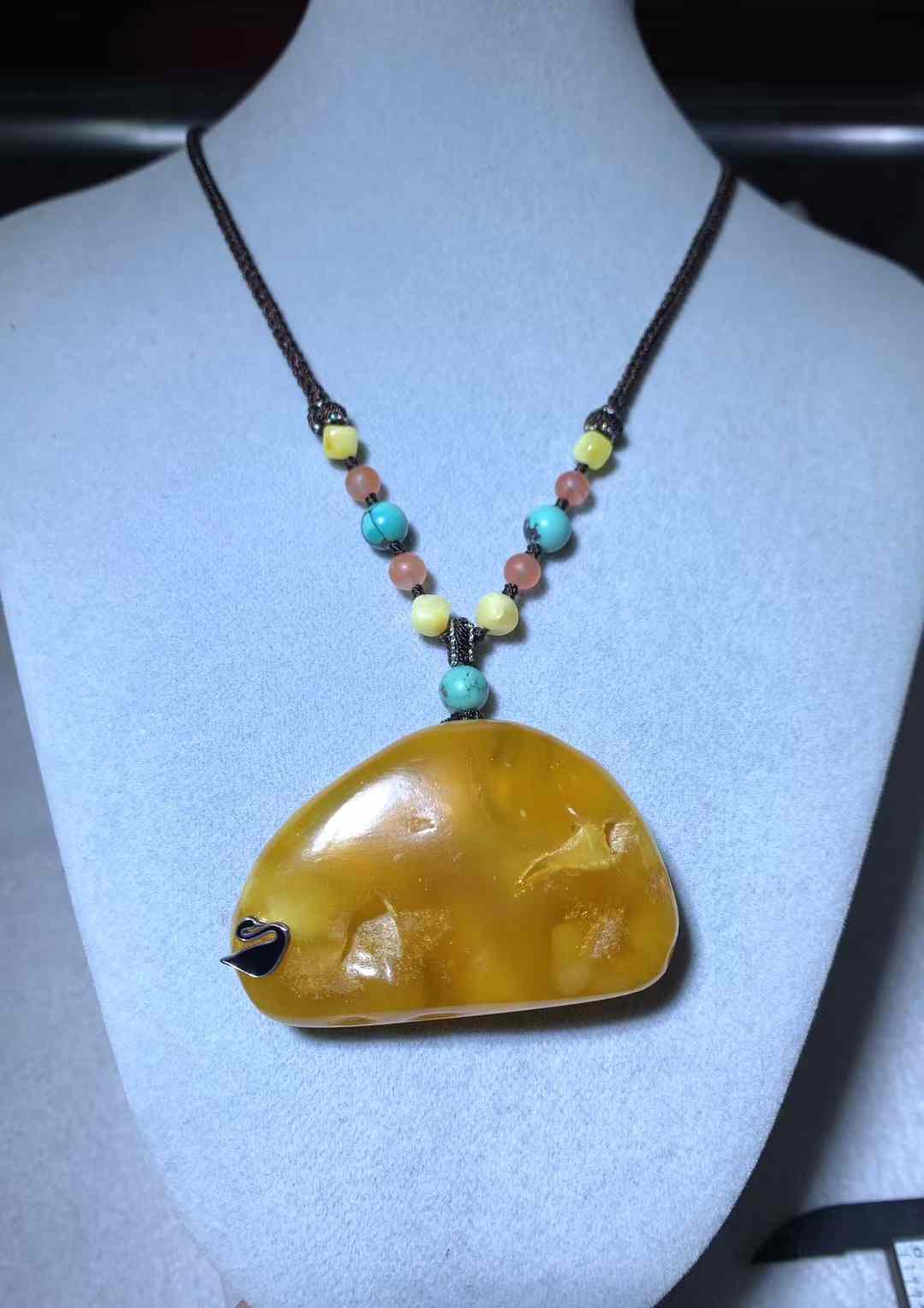 天然琥珀pendant 