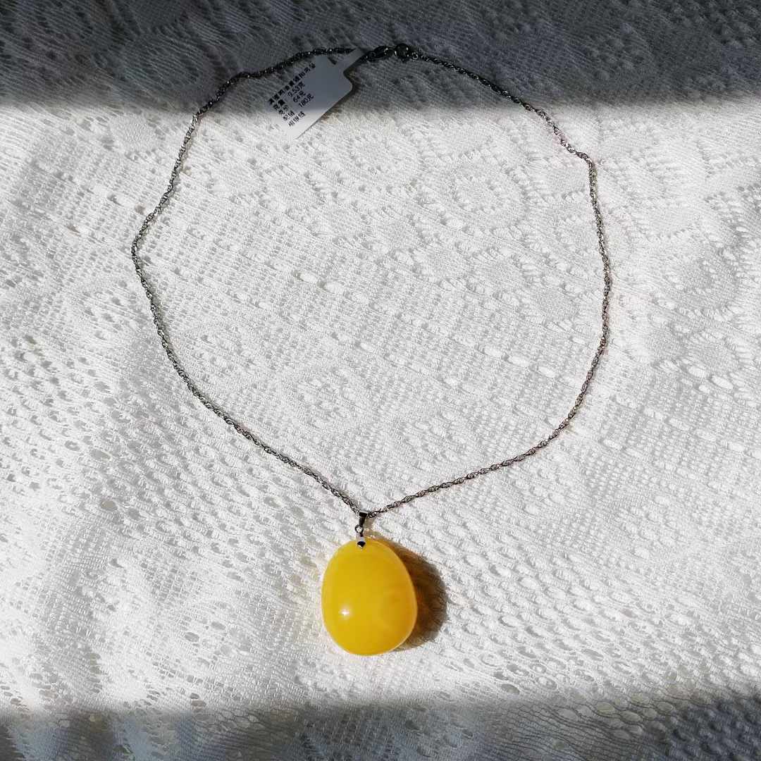 天然琥珀pendant