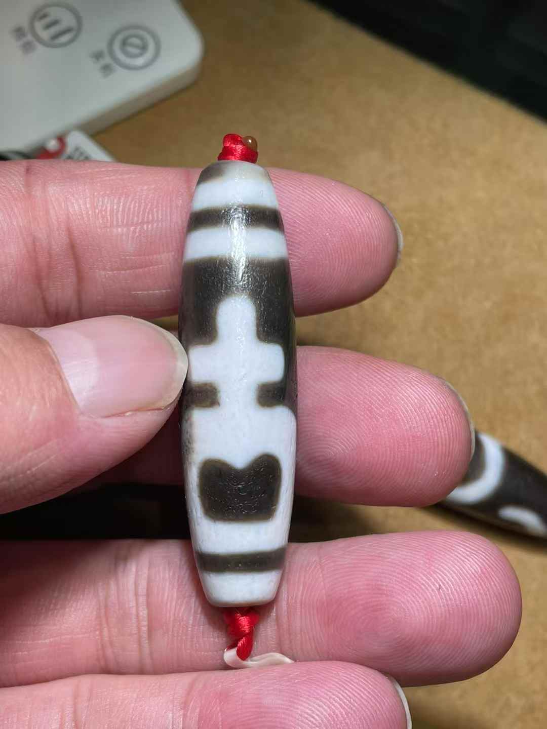 朱砂宝瓶天珠